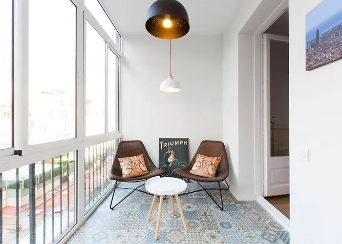 Perfectly Located 4Bed 4Bath Apartment In Barcelona 1 2